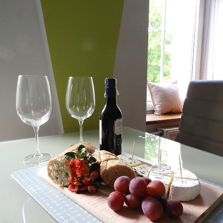 Апартаменты Apartament Przy Parku Гижицко Экстерьер фото