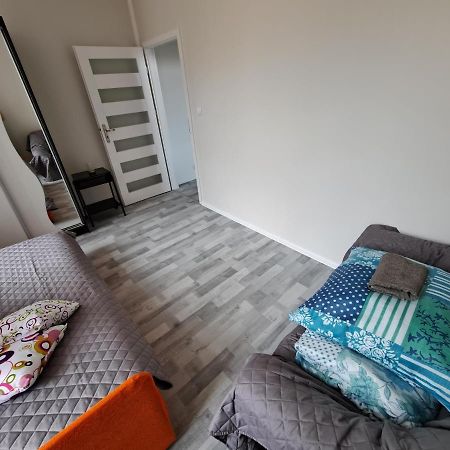 Апартаменты Apartament Przy Parku Гижицко Экстерьер фото